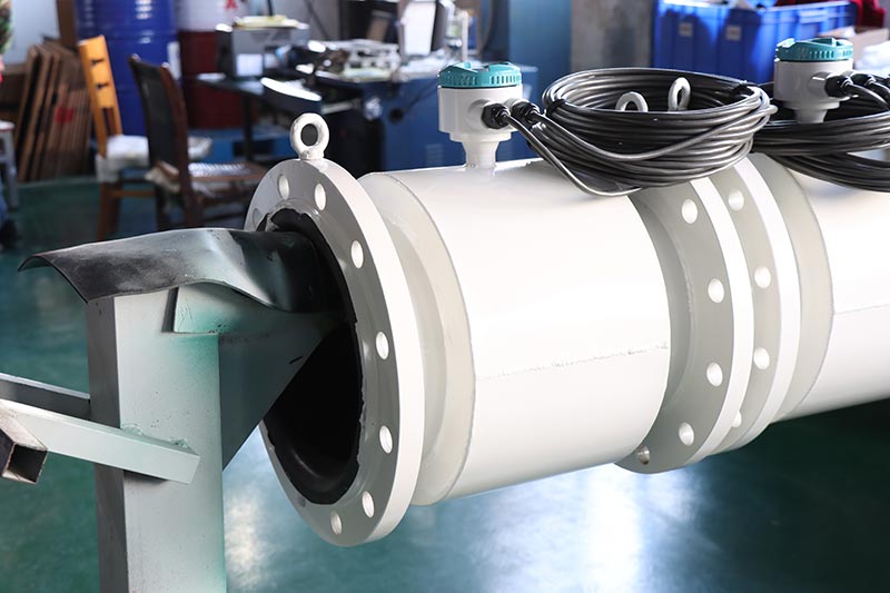 DIN PN16 flange Connection electromagnetic flow meter with 0.2% accuracy