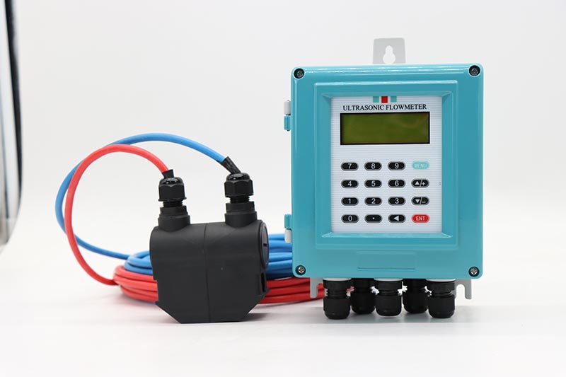 Q&T LCD wall-mounted ultrasonic flowmeter