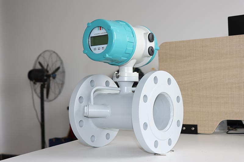 Ultrasonic water flow meter BTU meter