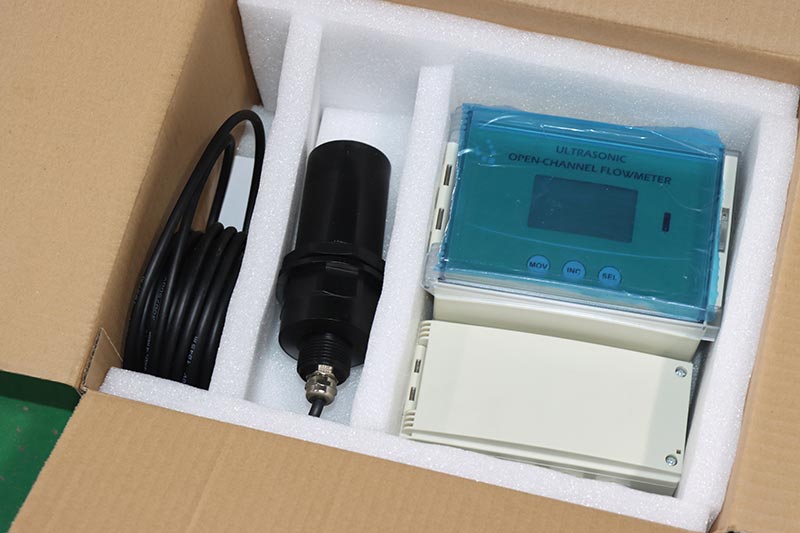 Q&T wastewater Flow Meter OEM available 4-20mA output Open channel flow meter