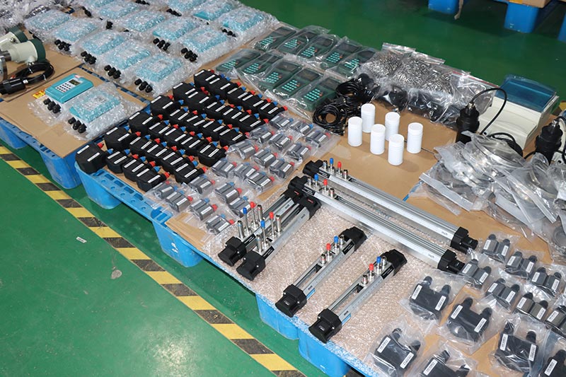 DN50-DN700 River water handheld ultrasonic flowmeter sensor