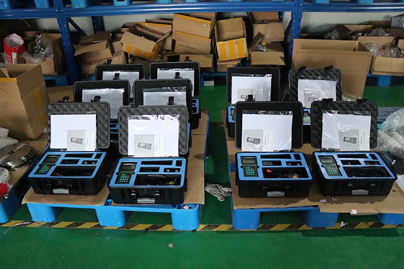 Portable handheld ultrasonic flowmeter clamp on water flowmeter