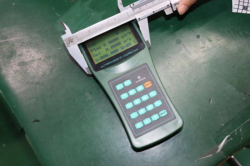 Sewage liquid ultrasonic flowmeter handheld ultrasonic water flow meter