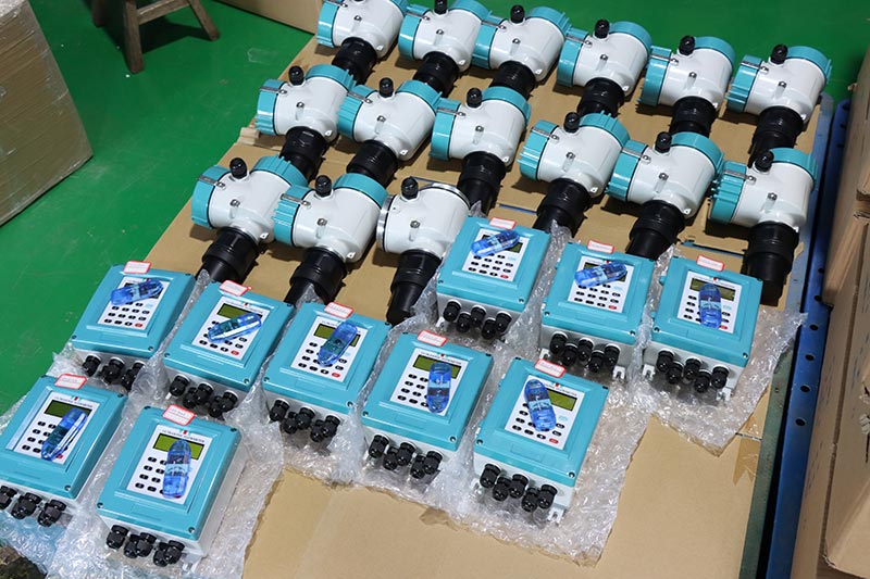 4-20mA pulse RS485 wall mounted ultrasonic flow meter