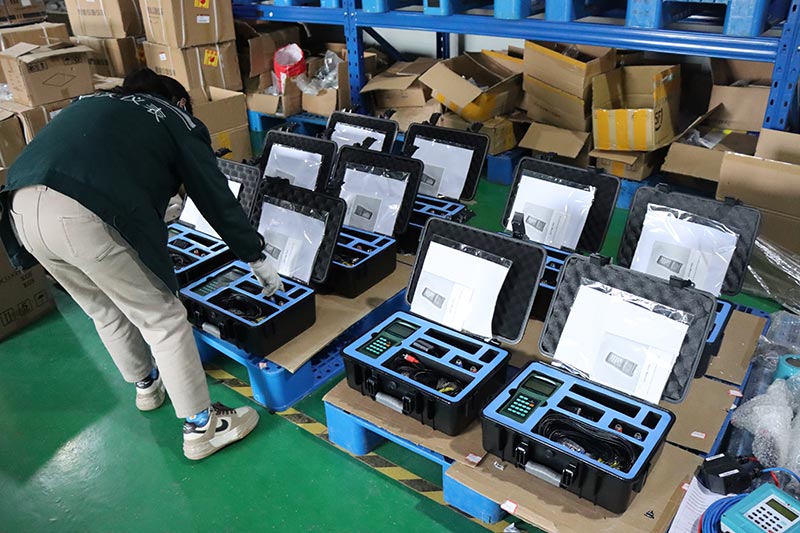 China portable water flow sensor handheld ultrasonic flow meter