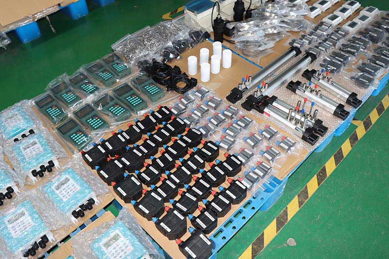 Liquid flow meter for industrial