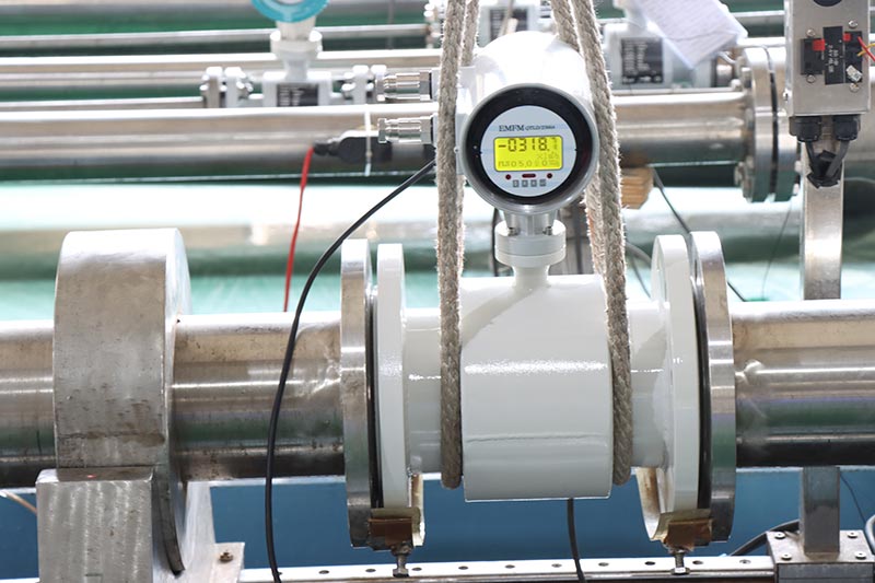 High Accuracy  Electromagnetic Flow Meter 4-20mA Compact Magnetic Flow Meter