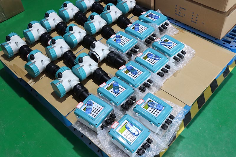 Q&T wall mount ultrasonic RS485 flowmeter type