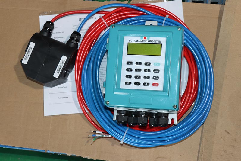 QTDS-100F wall mounted ultrasonic water flowmeter sensor heat meter