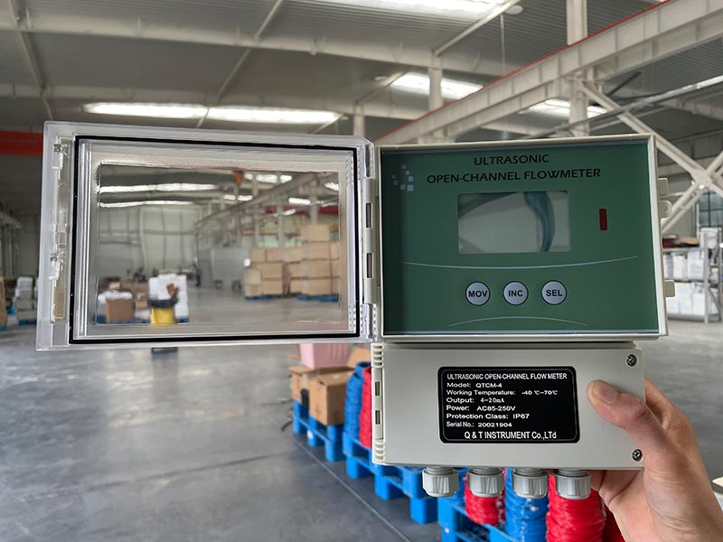 Digital agriculture solar power ultrasonic open channel flow meter