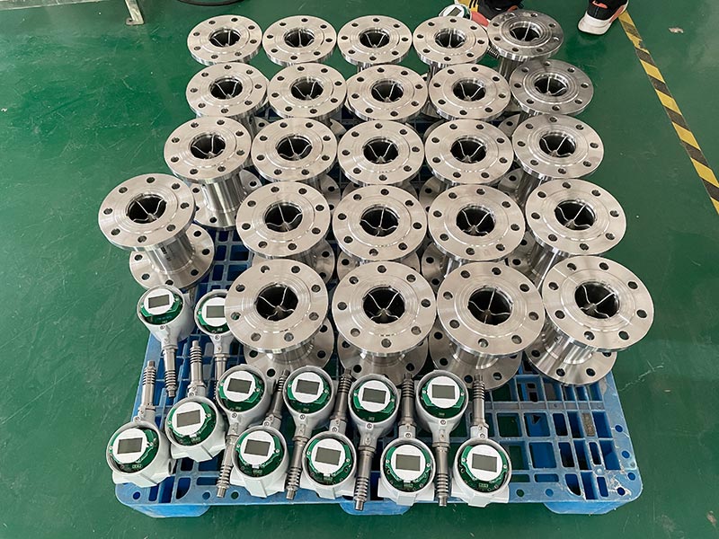 High accuracy Turbine Flowmeter Stainless Steel Liquid Flow Meter 4~20mA Putput with LCD Display Flange Connection