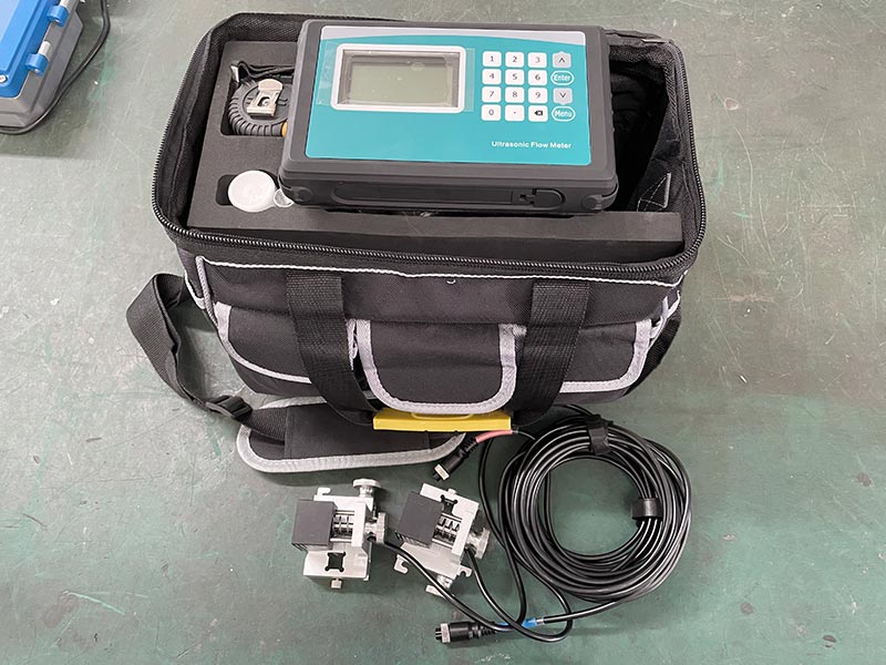 IP67 4-20mA Digital Portable Flow Meter Ultrasonic Flowmeter