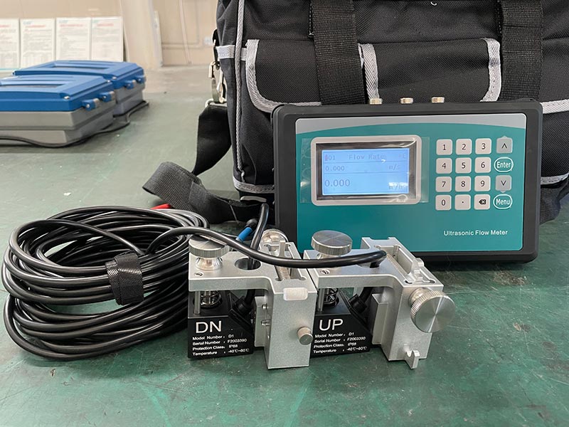 New technology portable oil ultrasonic flowmeter ultrasonic clamp on liquid flow Meter