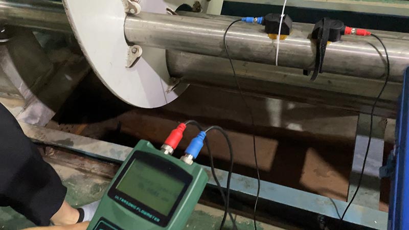 Portable clamp on ultrasonic flowmeter Water flow meter price handheld water flow meter for pipe handheld ultrasonic flowmeter