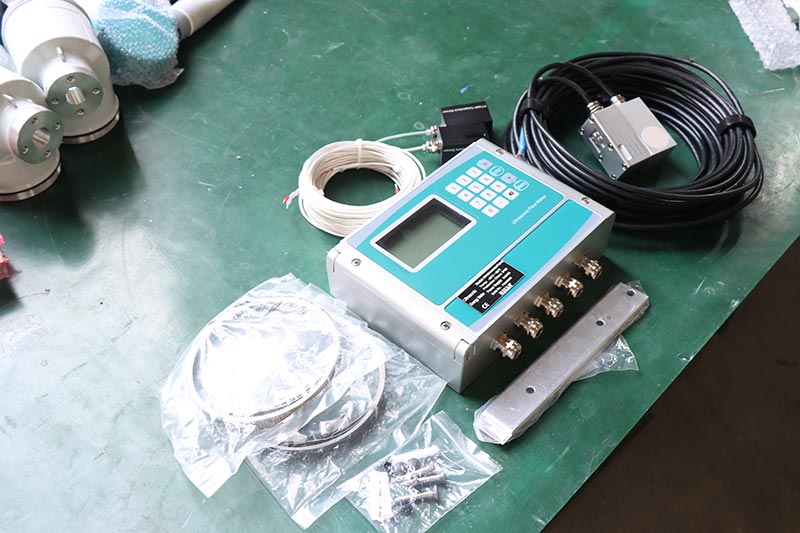 Portable ultrasonic flowmeter Water flow meter Digital Water Flow Meter wall-mounted ultrasonic flowmeter