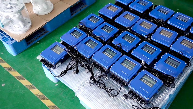 Q&T Modbus Digital Ultrasonic Fluid Flow Meter Clamp On Ultrasonic Flowmeter