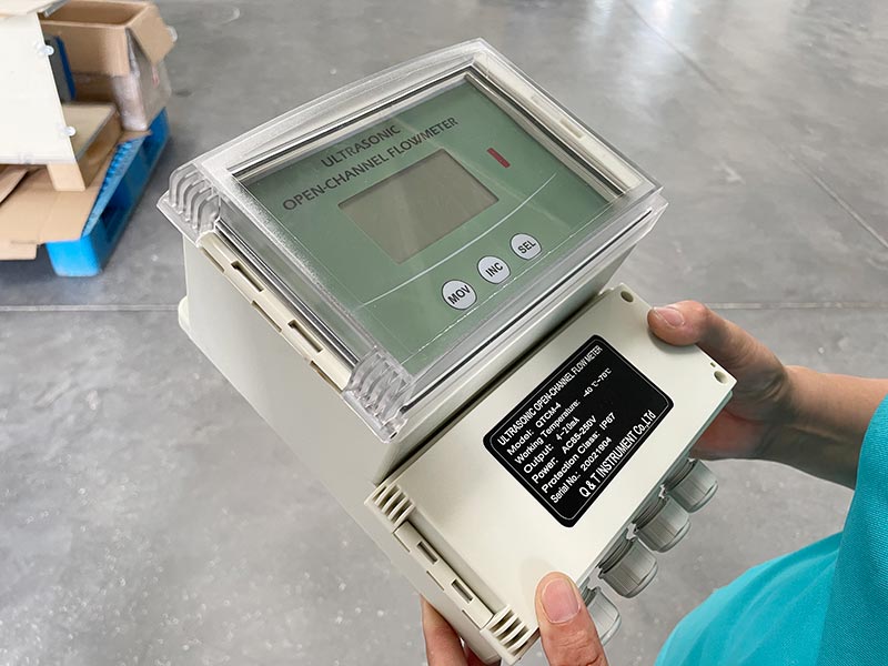 Solar power GPRS Open Channel Flow Meter flow measuring DeviceQ&T