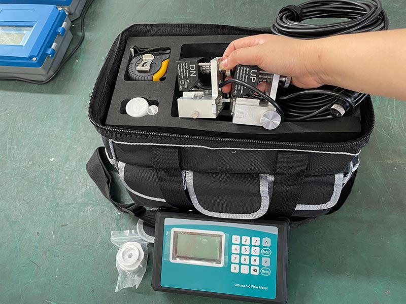 Ultrasonic Flow Detector Water Oil Diesel Portable Handheld Flow Meters Ultrasonic