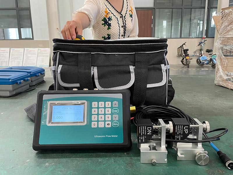 handheld china digital water ultrasonic flow meter sensor clamp on