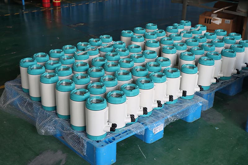 Electromagnetic Flow Meter With LCD Display
