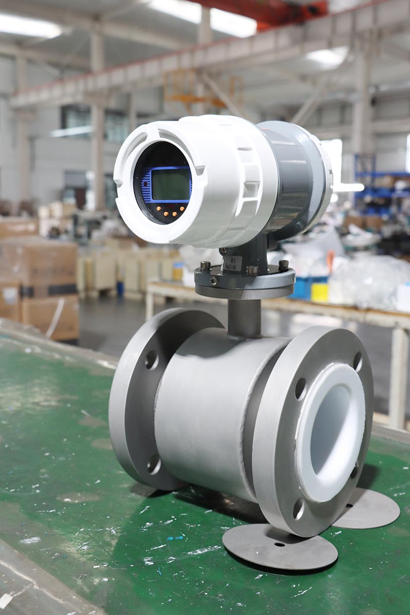 Integrated Type Electromagnetic Flow Meter with IP68