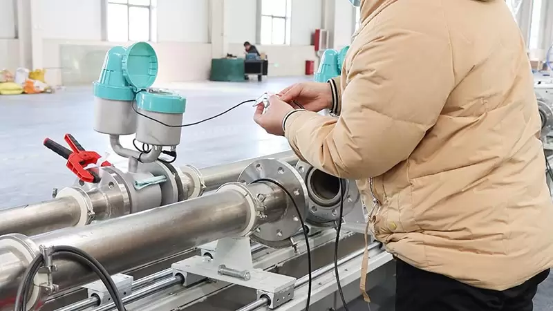 Battery powered 3.6V MODBUS magnetic water meter