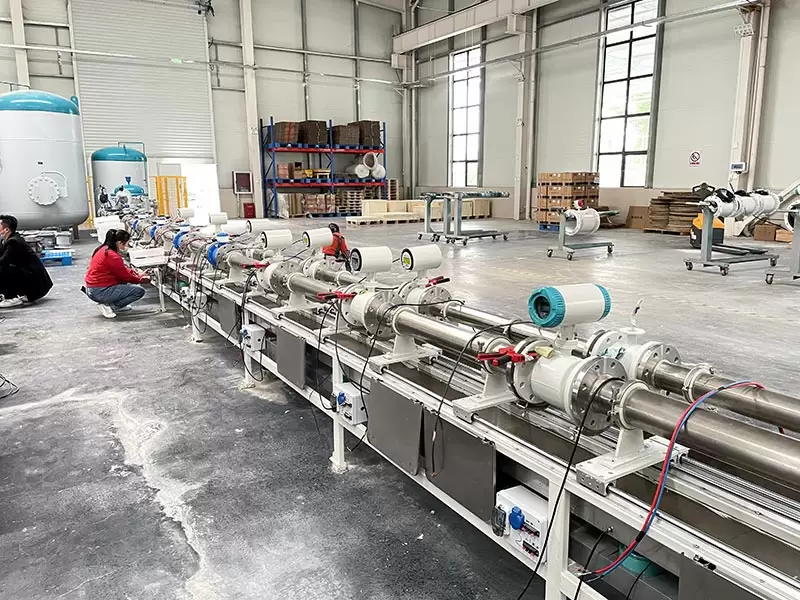 Low Flow Electronic Magnetic Liquid Flow Meters Differential Pressure Electromagnetic Water Flow Meter Price Sewage Meter